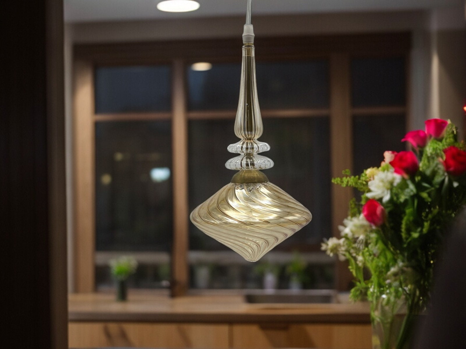 Elegant Hand Blown Pendant Light - Customizable Ceiling Fixture - Artisan Crafted Hanging lamp