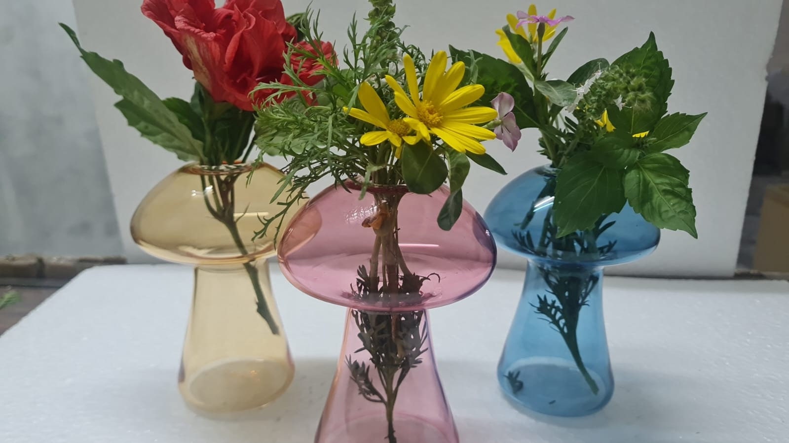 Set of 3 Handmade Whimsical Glass Mushroom Vase Set - Mini Fungi Home Decor, Creative Flower Vases, Hydroponic Art Plant Table Centerpiece