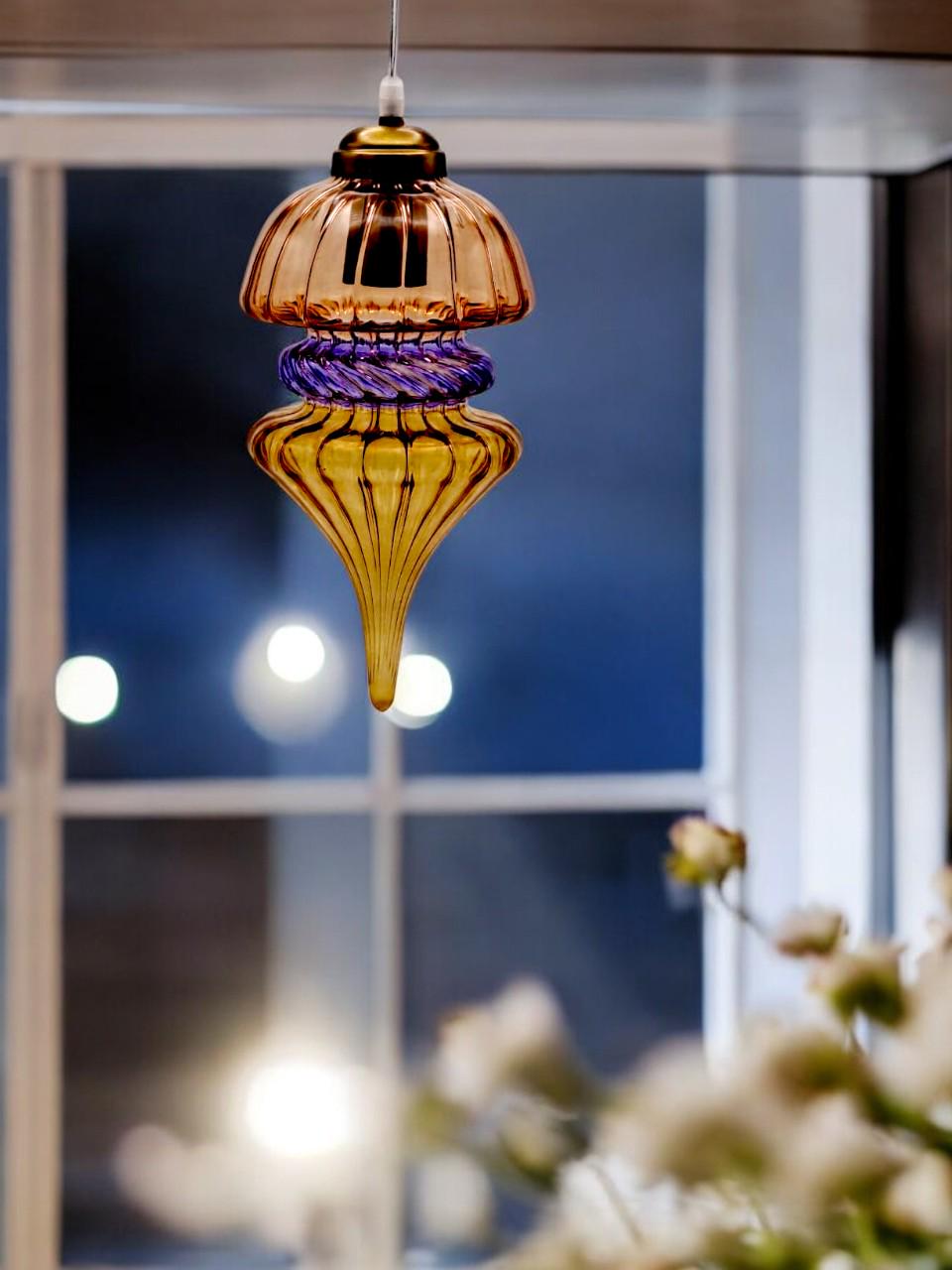 Handblown Glass Pendant Light - Customizable Modern Kitchen Illumination - Stylish Dining Room Decoration