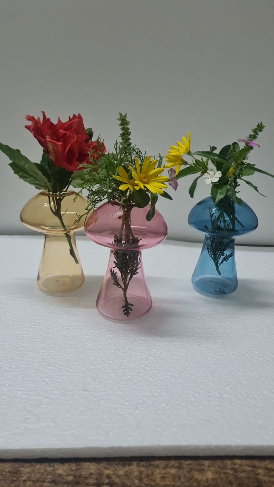 Set of 3 Handmade Whimsical Glass Mushroom Vase Set - Mini Fungi Home Decor, Creative Flower Vases, Hydroponic Art Plant Table Centerpiece