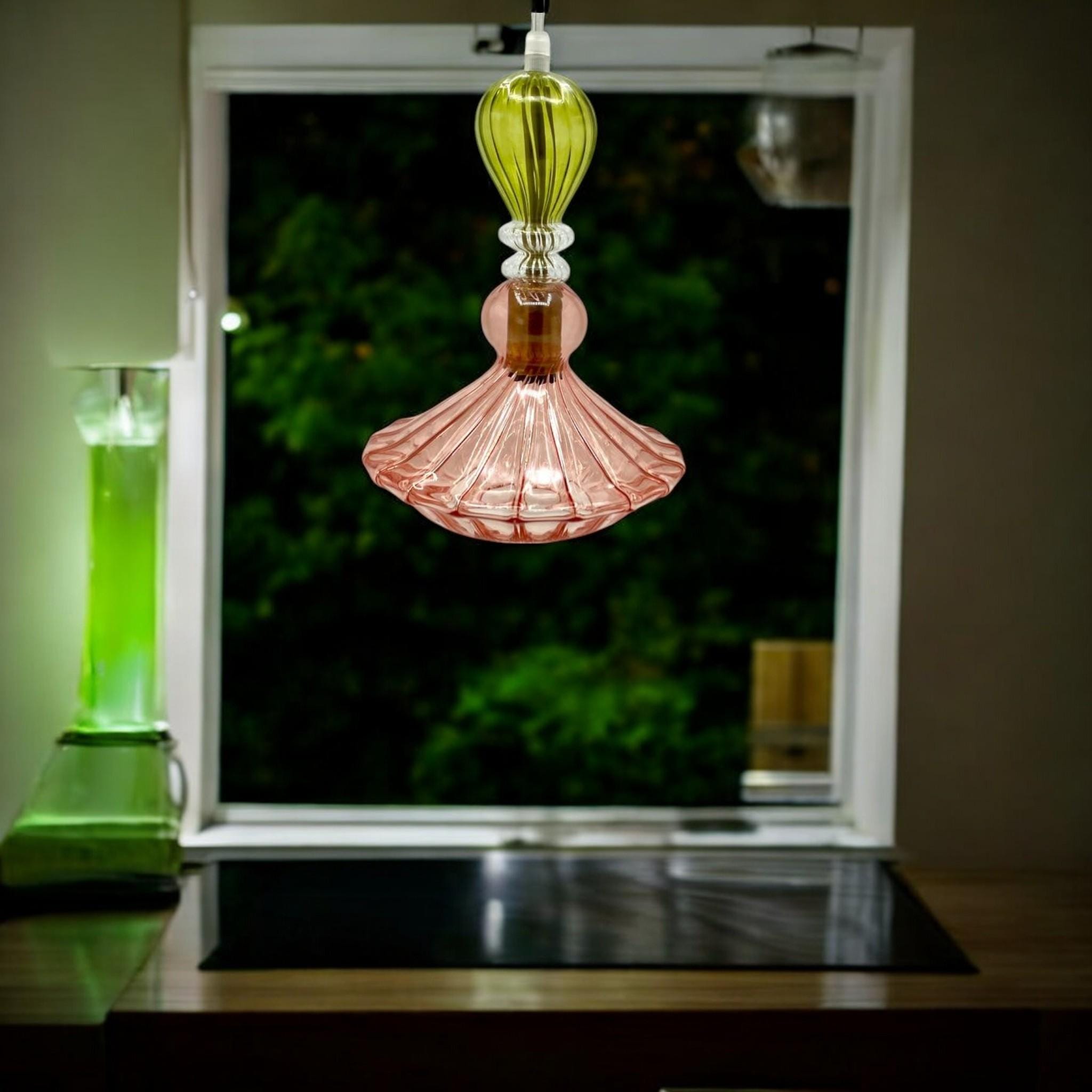 Artisan Handcrafted Pendant Light - Elegant Blown Glass Ceiling Fixture for a Stylish Touch