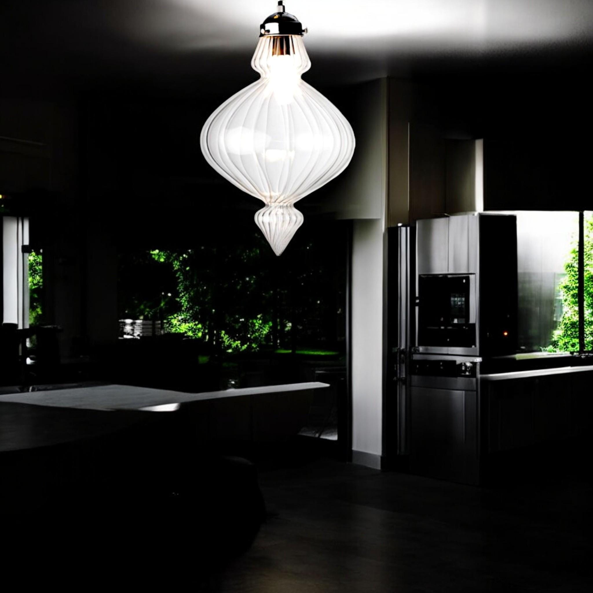 Elegant Blown Glass Pendant Light for Modern Spaces - Perfect Kitchen & Dining Room Decoration, Hanging lamp for Dining room