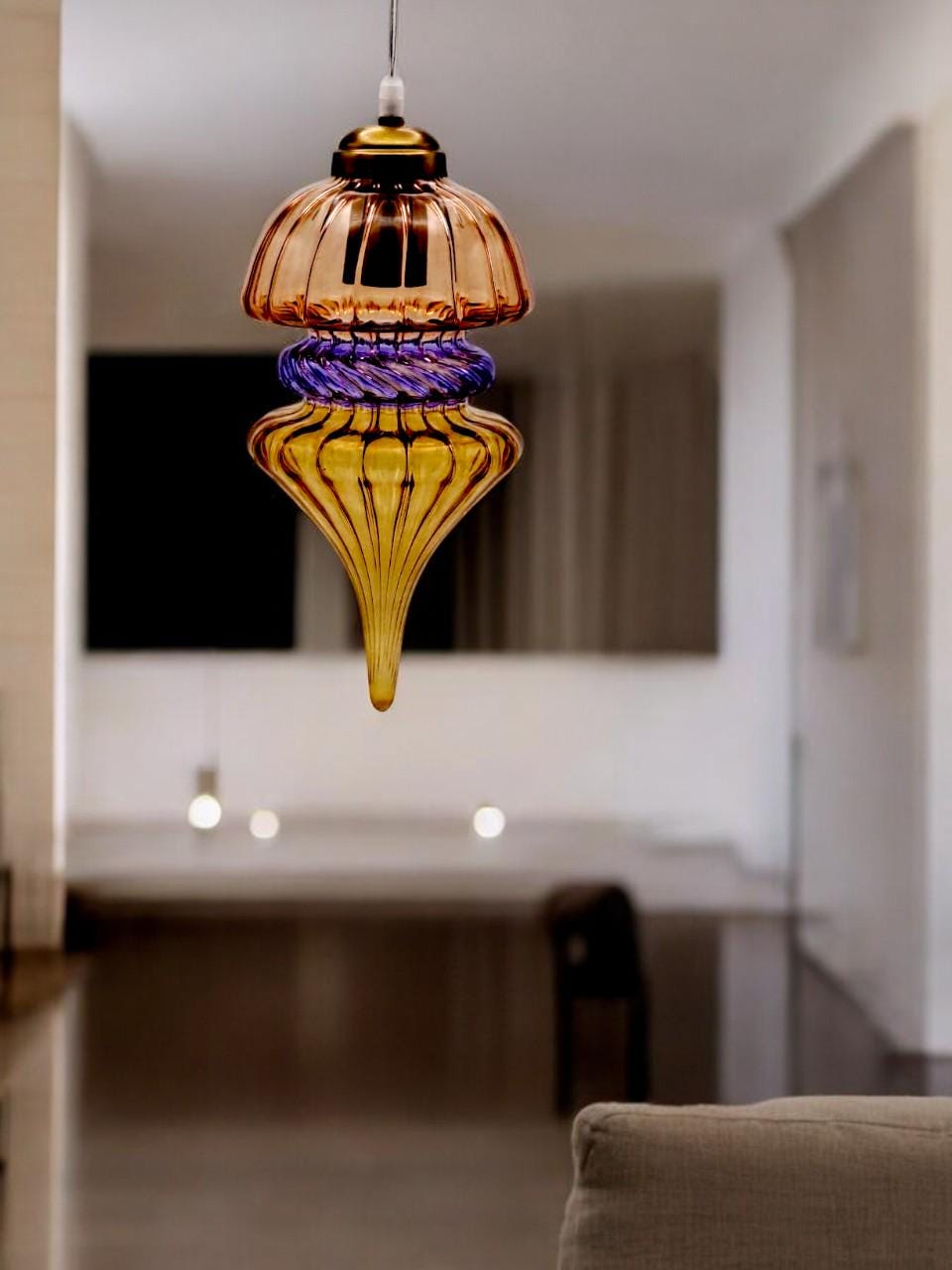 Handblown Glass Pendant Light - Customizable Modern Kitchen Illumination - Stylish Dining Room Decoration